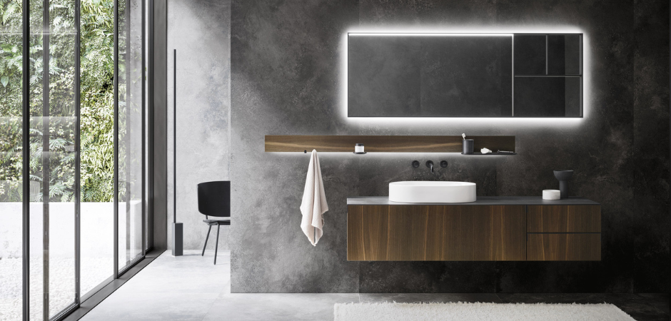 Mobile bagno sospeso effetto legno con lavabo ovale in appoggio