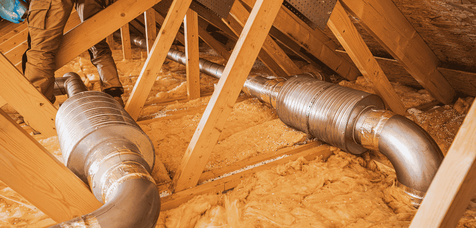 Soffitto con ventilazione domestica e isolamento