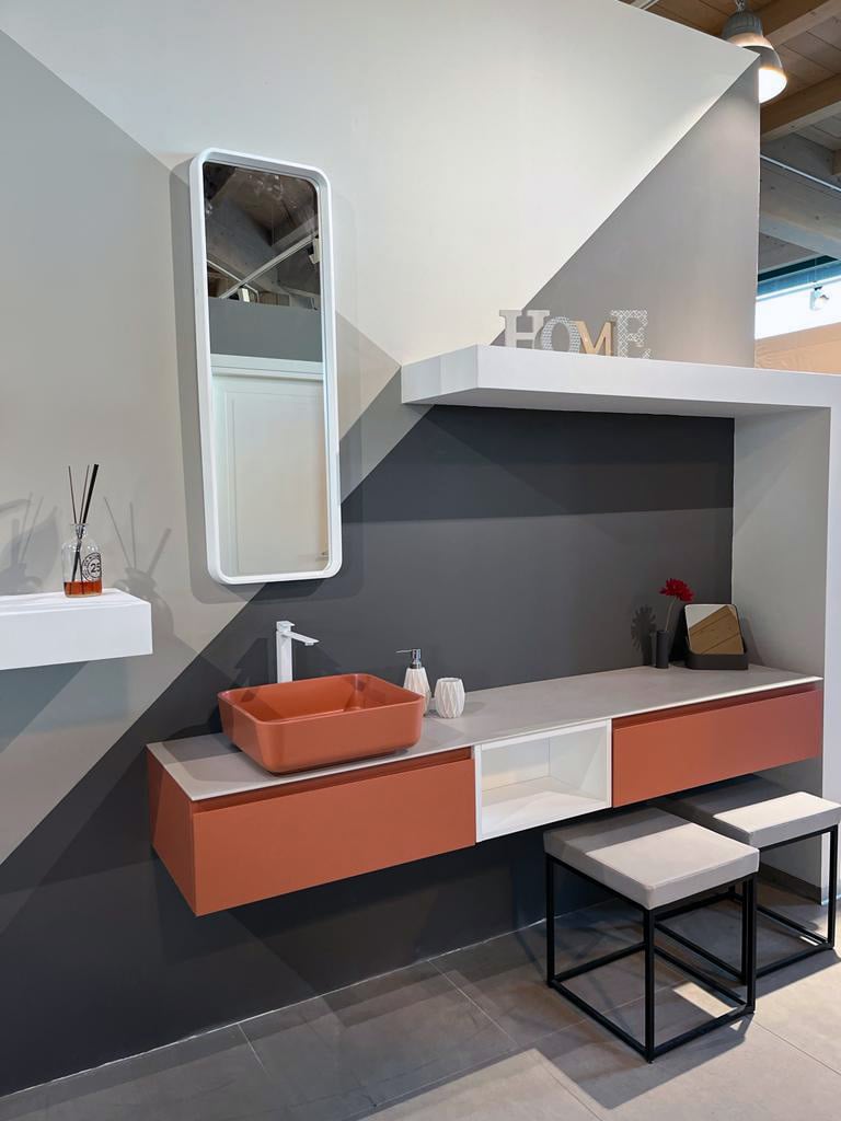 Arredo Bagno sospeso a Faenza
