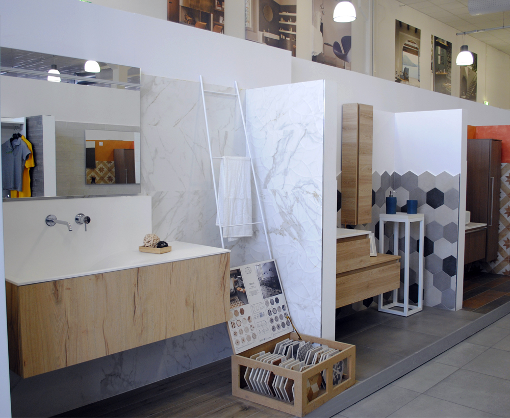 Silla Ravenna showroom bagno